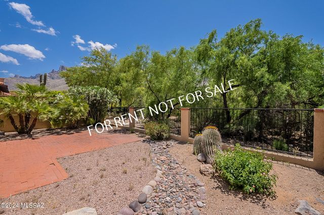 936 E Camino Diestro, Oro Valley, AZ 85704