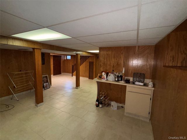 254-28 Walden Avenue, Great Neck, NY 11020