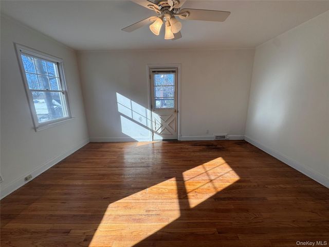 254-28 Walden Avenue, Great Neck, NY 11020