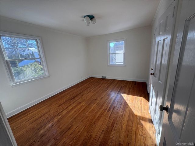 254-28 Walden Avenue, Great Neck, NY 11020