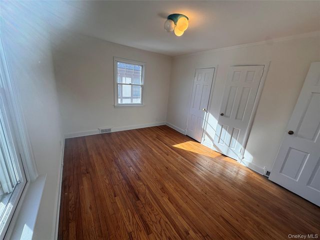 254-28 Walden Avenue, Great Neck, NY 11020