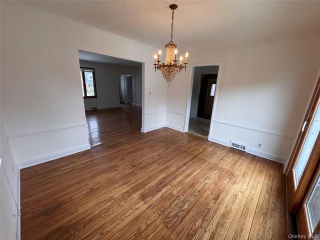 254-28 Walden Avenue, Great Neck, NY 11020