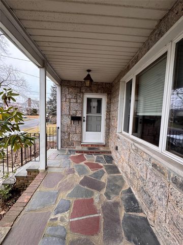 254-28 Walden Avenue, Great Neck, NY 11020