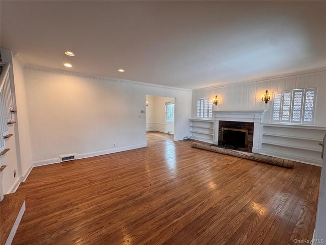 254-28 Walden Avenue, Great Neck, NY 11020