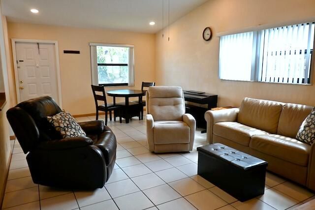 10551 Country Club Terrace, Boca Raton, FL 33428