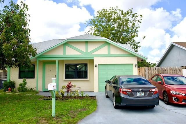 10551 Country Club Terrace, Boca Raton, FL 33428