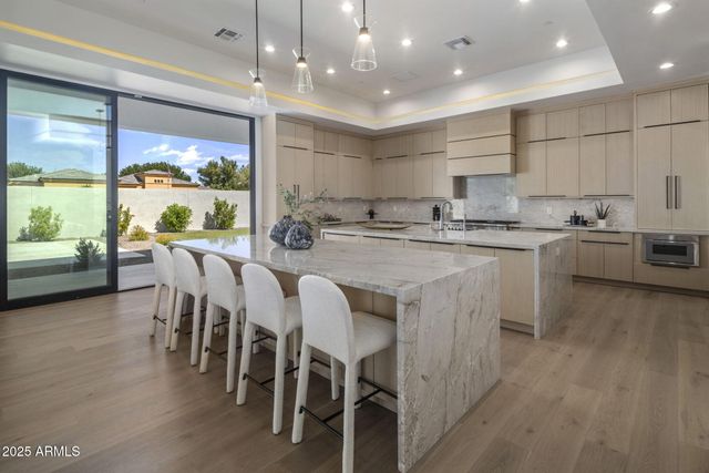 3374 E AQUARIUS Court, Chandler, AZ 85249