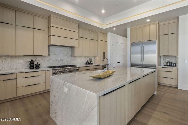 3374 E AQUARIUS Court, Chandler, AZ 85249