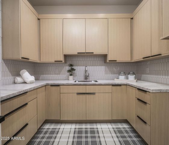 3374 E AQUARIUS Court, Chandler, AZ 85249