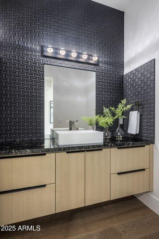 3374 E AQUARIUS Court, Chandler, AZ 85249