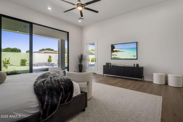 3374 E AQUARIUS Court, Chandler, AZ 85249