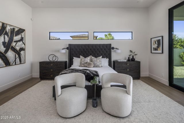 3374 E AQUARIUS Court, Chandler, AZ 85249