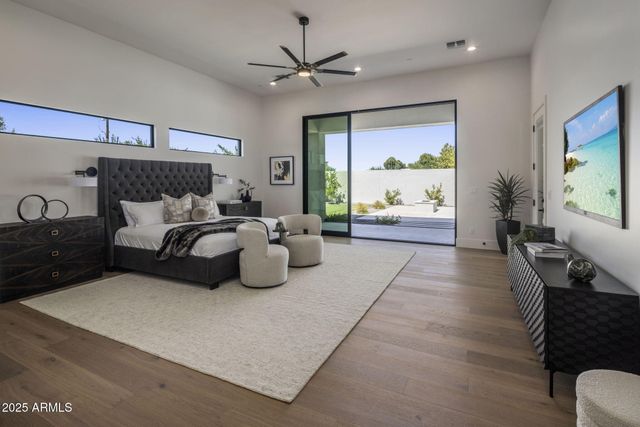 3374 E AQUARIUS Court, Chandler, AZ 85249