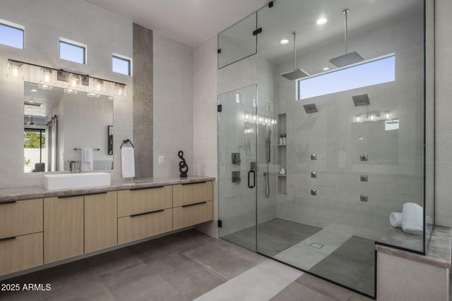 3374 E AQUARIUS Court, Chandler, AZ 85249