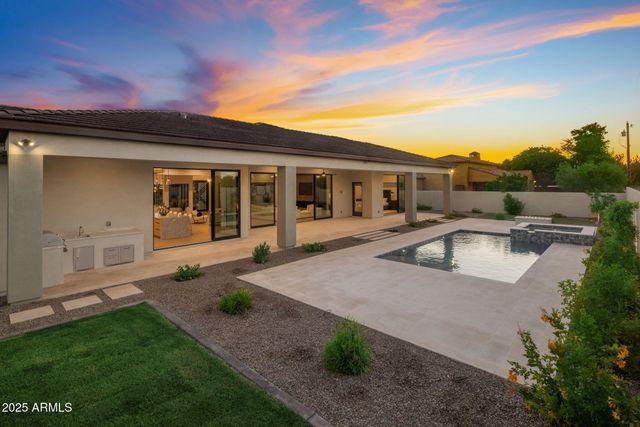 3374 E AQUARIUS Court, Chandler, AZ 85249