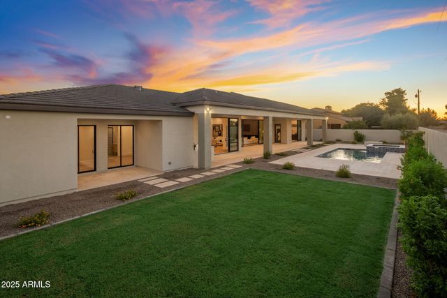 3374 E AQUARIUS Court, Chandler, AZ 85249