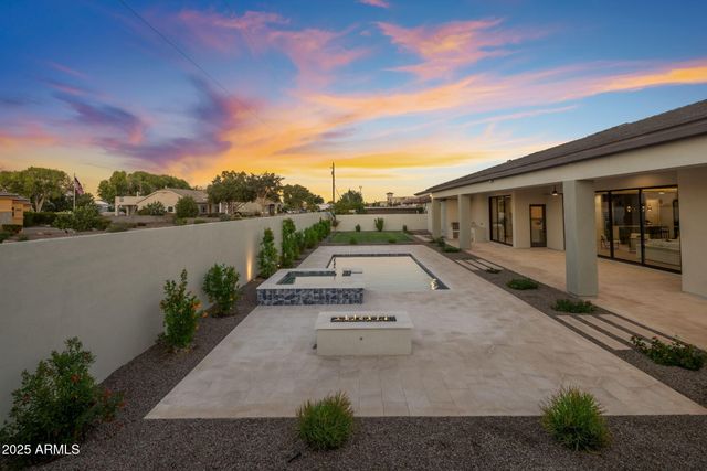 3374 E AQUARIUS Court, Chandler, AZ 85249