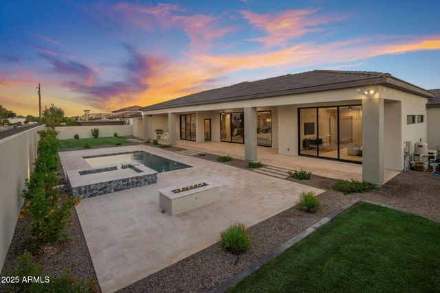 3374 E AQUARIUS Court, Chandler, AZ 85249