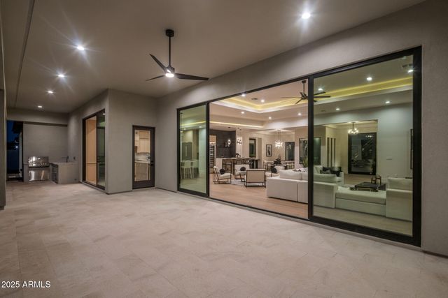 3374 E AQUARIUS Court, Chandler, AZ 85249