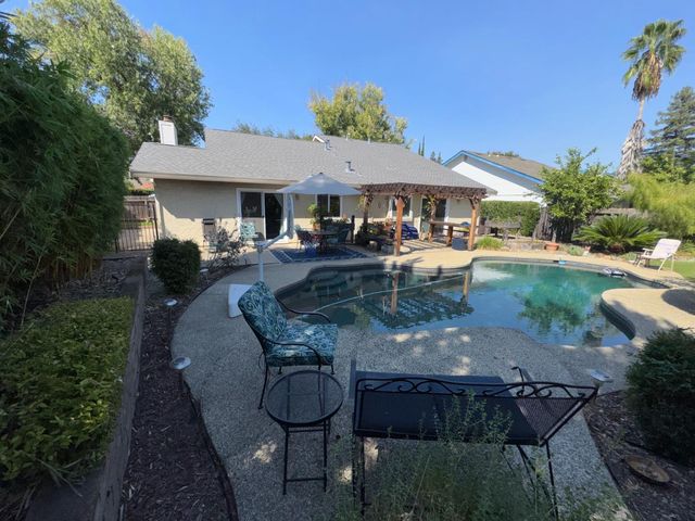 11174 Pit River Ct, Rancho Cordova, CA 95670