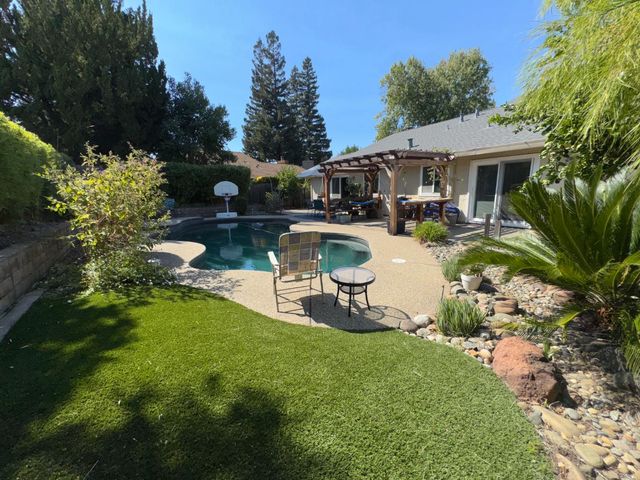 11174 Pit River Ct, Rancho Cordova, CA 95670