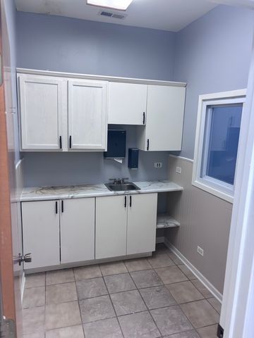 3224 W Armitage Avenue, Chicago, IL 60647