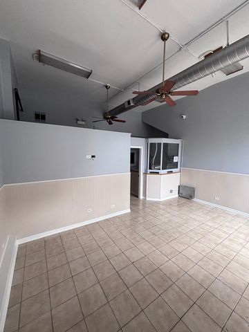 3224 W Armitage Avenue, Chicago, IL 60647