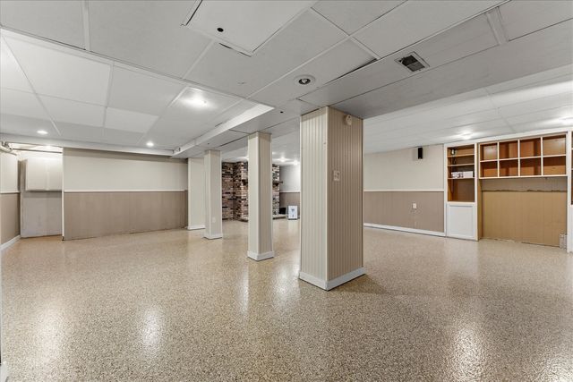 1101 Mcdougal Road, Mahomet, IL 61853