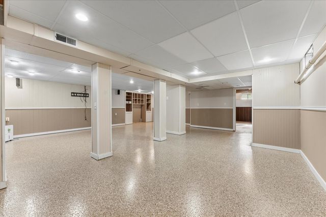 1101 Mcdougal Road, Mahomet, IL 61853