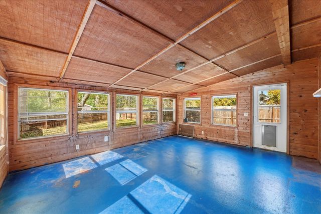 1101 Mcdougal Road, Mahomet, IL 61853