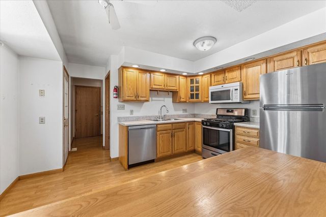 1101 Mcdougal Road, Mahomet, IL 61853