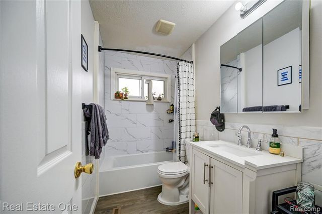 1592 Mollie Street, Ypsilanti, MI 48198