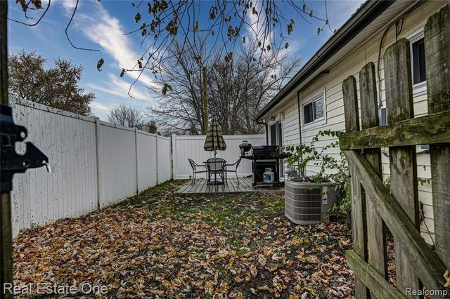 1592 Mollie Street, Ypsilanti, MI 48198