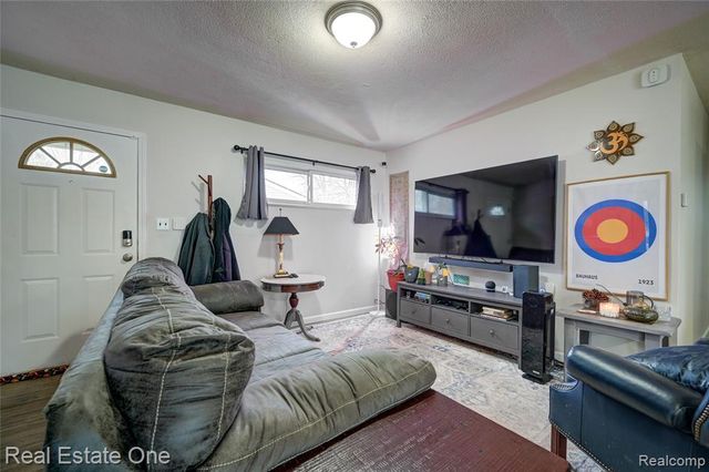 1592 Mollie Street, Ypsilanti, MI 48198