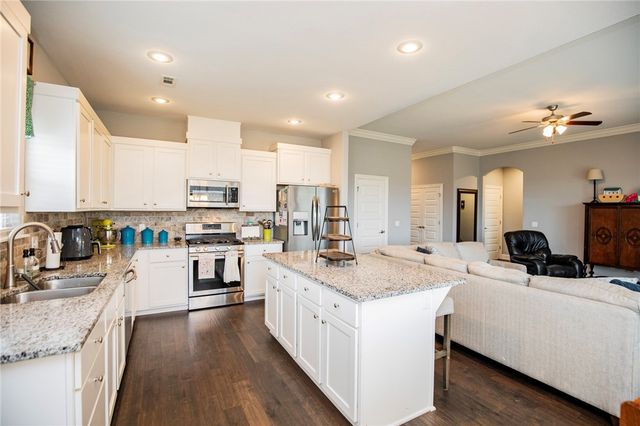 7508 Charlotte Avenue, Springdale, AR 72762