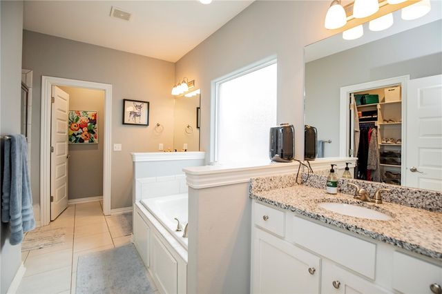 7508 Charlotte Avenue, Springdale, AR 72762