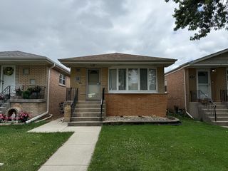 7807 S LARAMIE Avenue, Burbank, IL 60459
