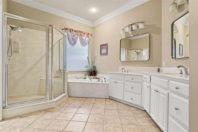 4 Griffith Court, Terrell, TX 75160
