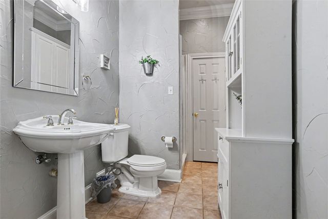 4 Griffith Court, Terrell, TX 75160