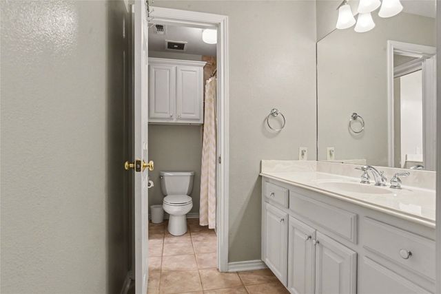4 Griffith Court, Terrell, TX 75160