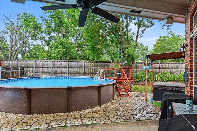 4 Griffith Court, Terrell, TX 75160