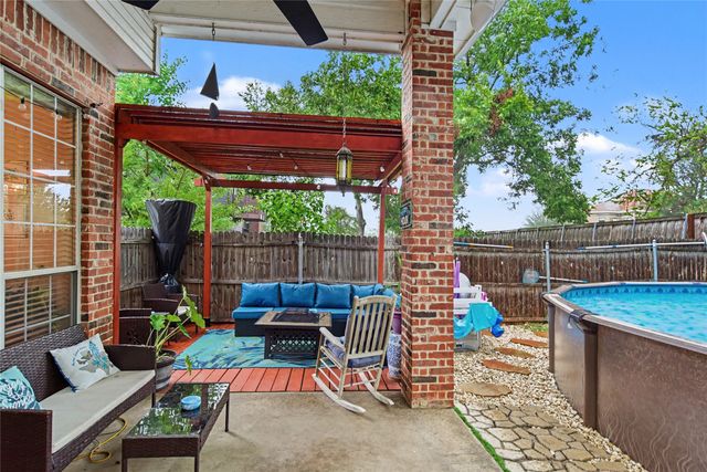 4 Griffith Court, Terrell, TX 75160
