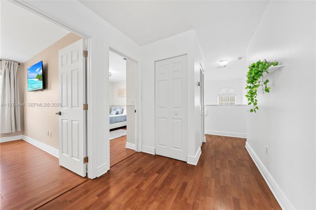 547 NW 157th Ln, Pembroke Pines, FL 33028