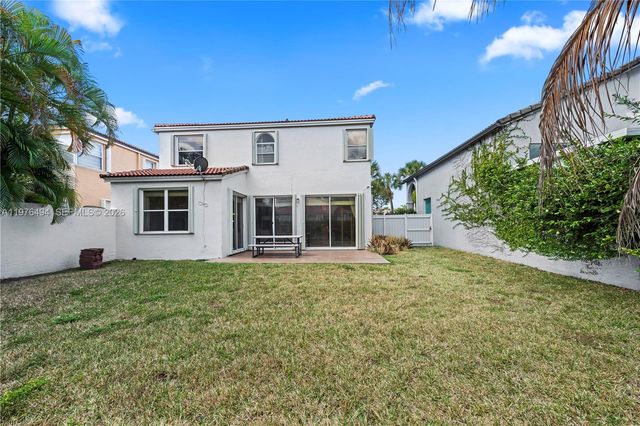 547 NW 157th Ln, Pembroke Pines, FL 33028