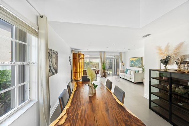 547 NW 157th Ln, Pembroke Pines, FL 33028