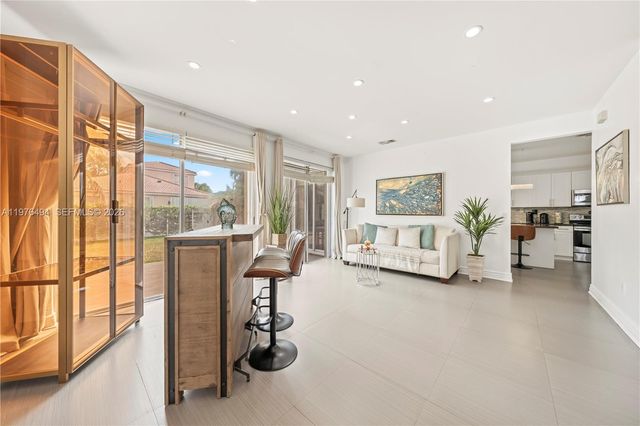 547 NW 157th Ln, Pembroke Pines, FL 33028