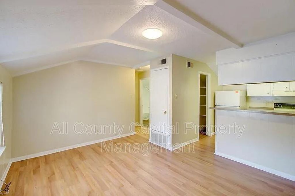 3800 Allegro Lugar ST 4B, Austin, TX 78749