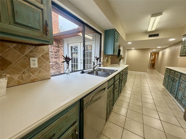 4019 Rushmoor Drive, Arlington, TX 76016