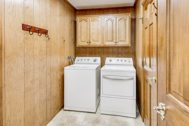 591 Glenwood Drive, Valparaiso, IN 46385