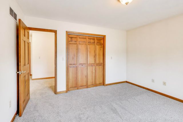 591 Glenwood Drive, Valparaiso, IN 46385